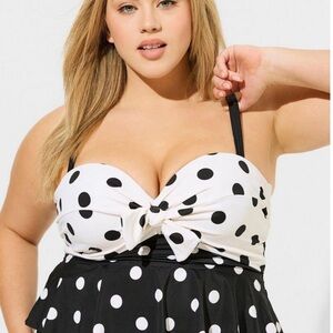 Polka Dot Underwire Peplum Swim Top Torrid Size 6 D/DD